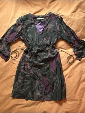 Tori Richard Black and Plum Printed V-Neck Dress 100% SILK